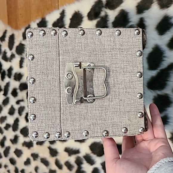 Grey Linen Chest - Picture 5 of 7